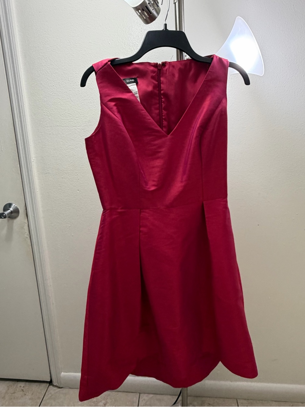 ALFRED SUNG Fuchsia V-Neck Sleeveless Midi Dress